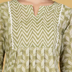 Largish Women's Light Green Floral Print Cotton A-Line Kurta