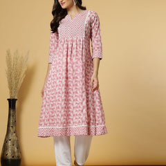 Largish Women's Peach Cotton Printed Box pleated A-line Kurta