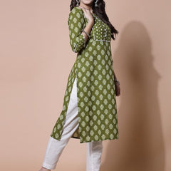 Largish Green Floral Print Straight Kurta