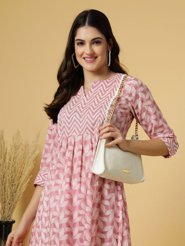 Largish Women's Peach Cotton Printed Box pleated A-line Kurta