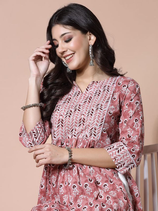 Largish Women's Peach Cotton Printed Nayra Cut Straight Kurta