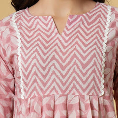 Largish Women's Peach Cotton Printed Box pleated A-line Kurta